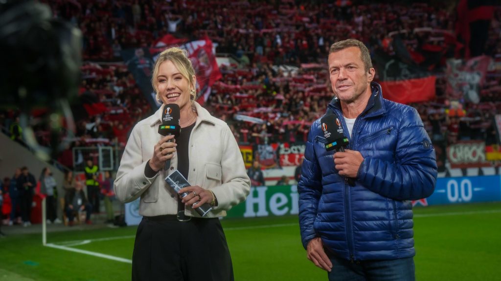 Moderatorin Laura Papendick mit RTL-Fußball-Experte Lothar Matthäus