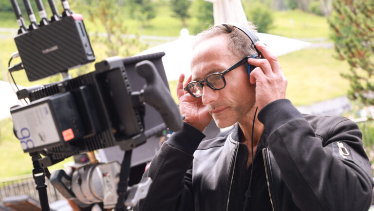 Christian Werner bei den Dreharbeiten für „Der Geier” in Bad Gastein (Credit: ZDF, Franz Neumayr)